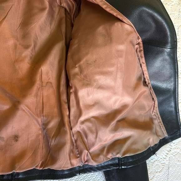 Vintage woman’s Medium Harley Davidson Leather riding jacket zippers and buckles - Picture 12 of 14